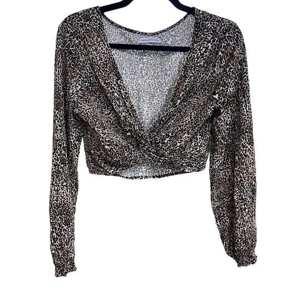 Women's Urban Outfitters Leopard Print Viscose Twist‎ Crop Top M - Picture 2 of 6